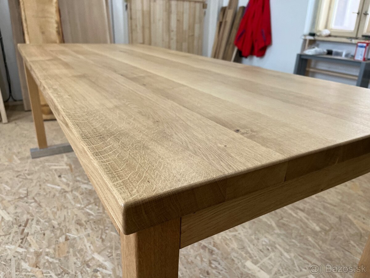 Drevený dubový jedálenský stôl - 12