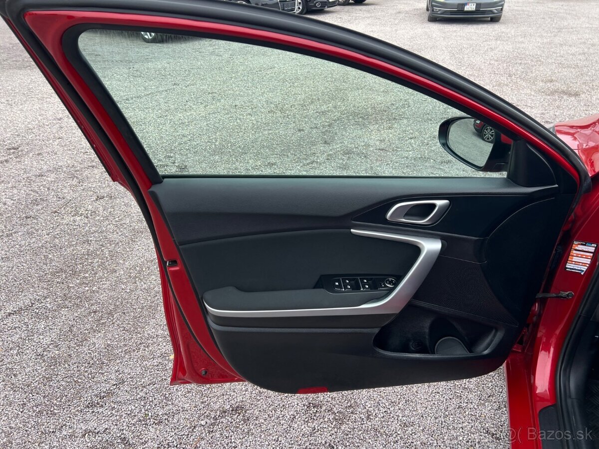 Kia Ceed 1.6 CRDi MHEV Gold - 12