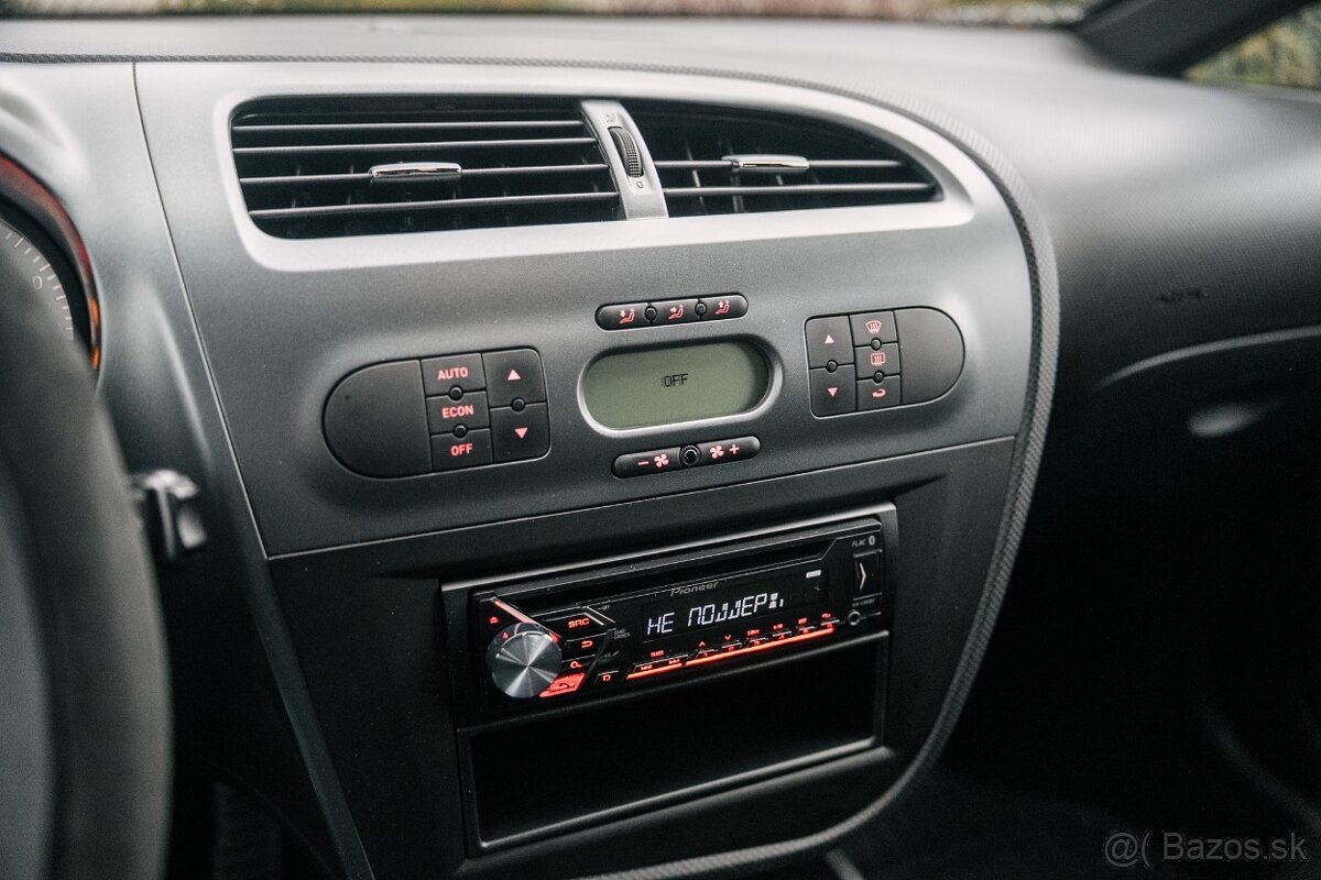 Seat Leon CUPRA 2.0 TFSI 177kW, stock motor, custom výfuk - 12