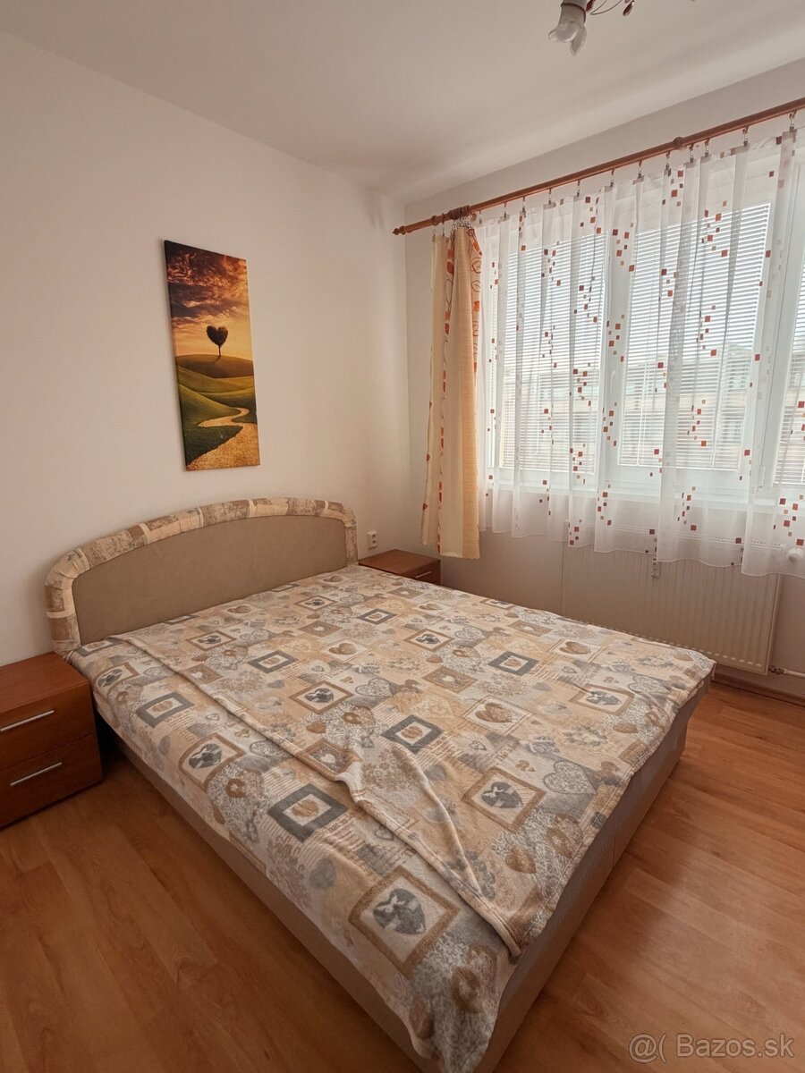 Na prenájom 2 izbový byt - 12