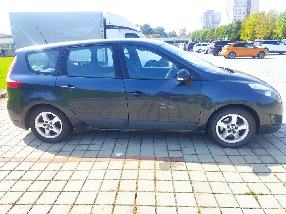 Renault Grand Scenic 1,5dci - 12