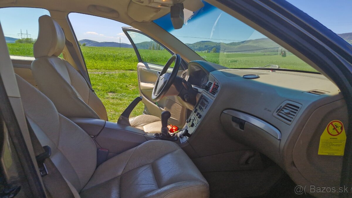 Predám Volvo S60 D5 - 12