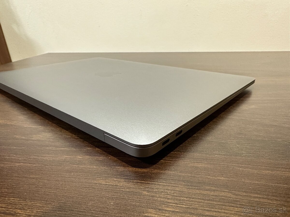 MacBook Air M1 13" 8/256 GB - 100% batéria a stav - 12