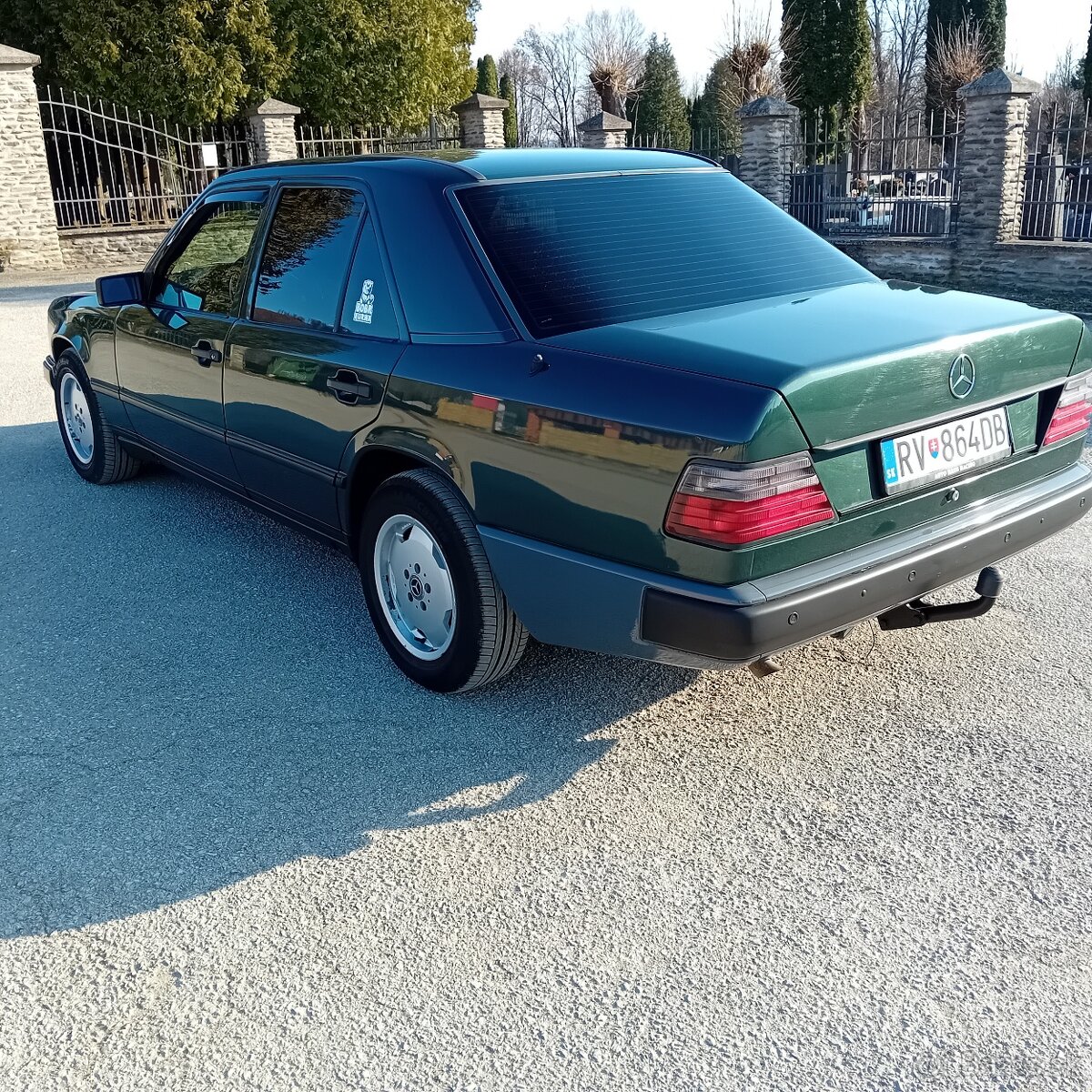 Mercedes-Benz w124 250d - 12