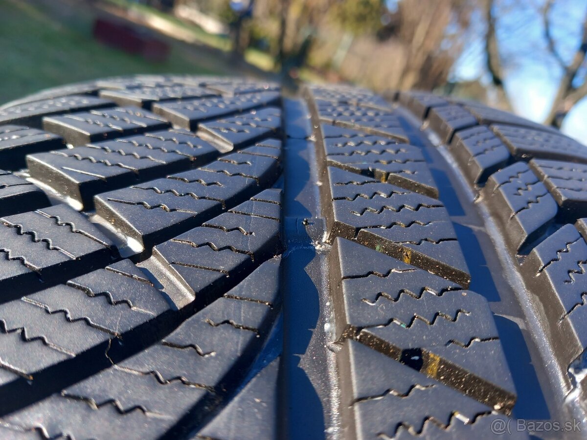 255/45 r19 zimne pneumatiky - 12