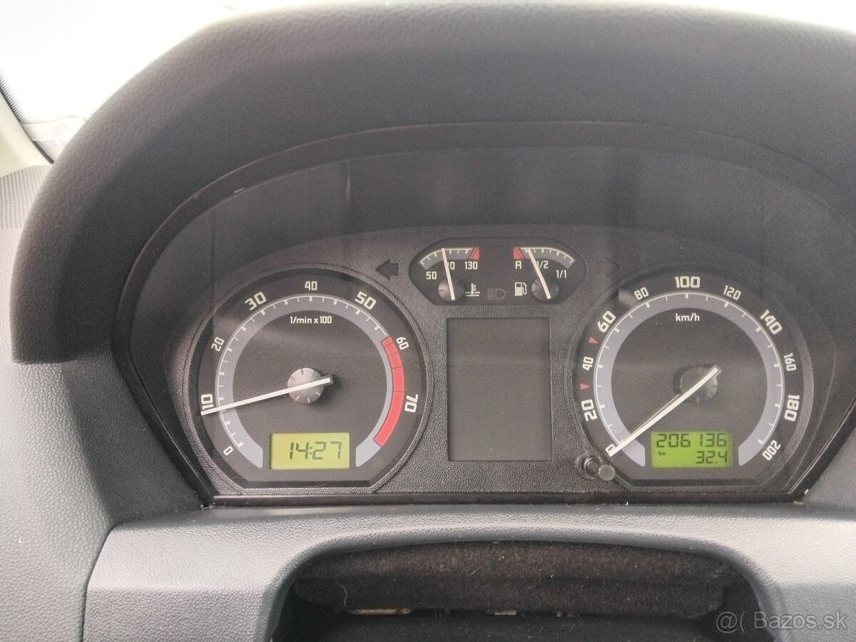 Škoda Fabia 1.2 - 12