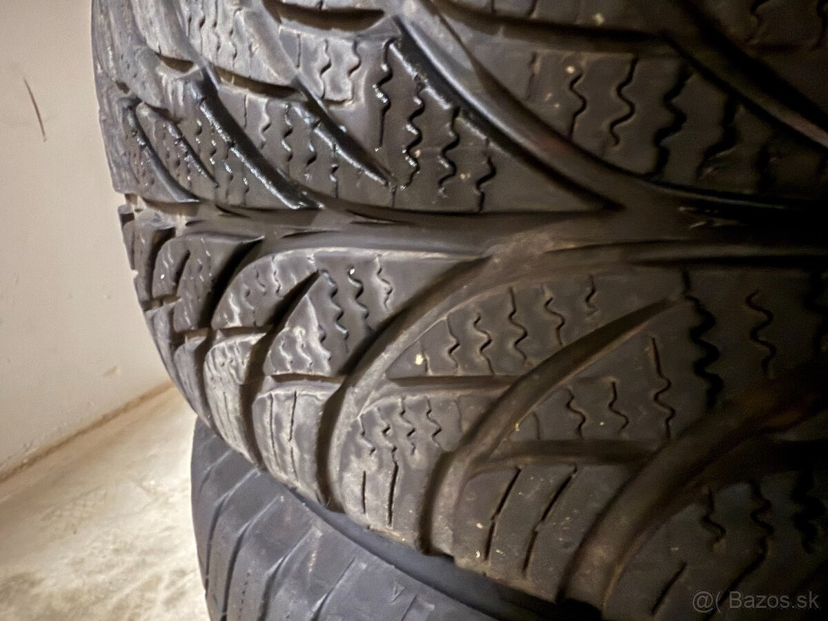 Disky Škoda + celoročné pneu 195/65 R15 - 12