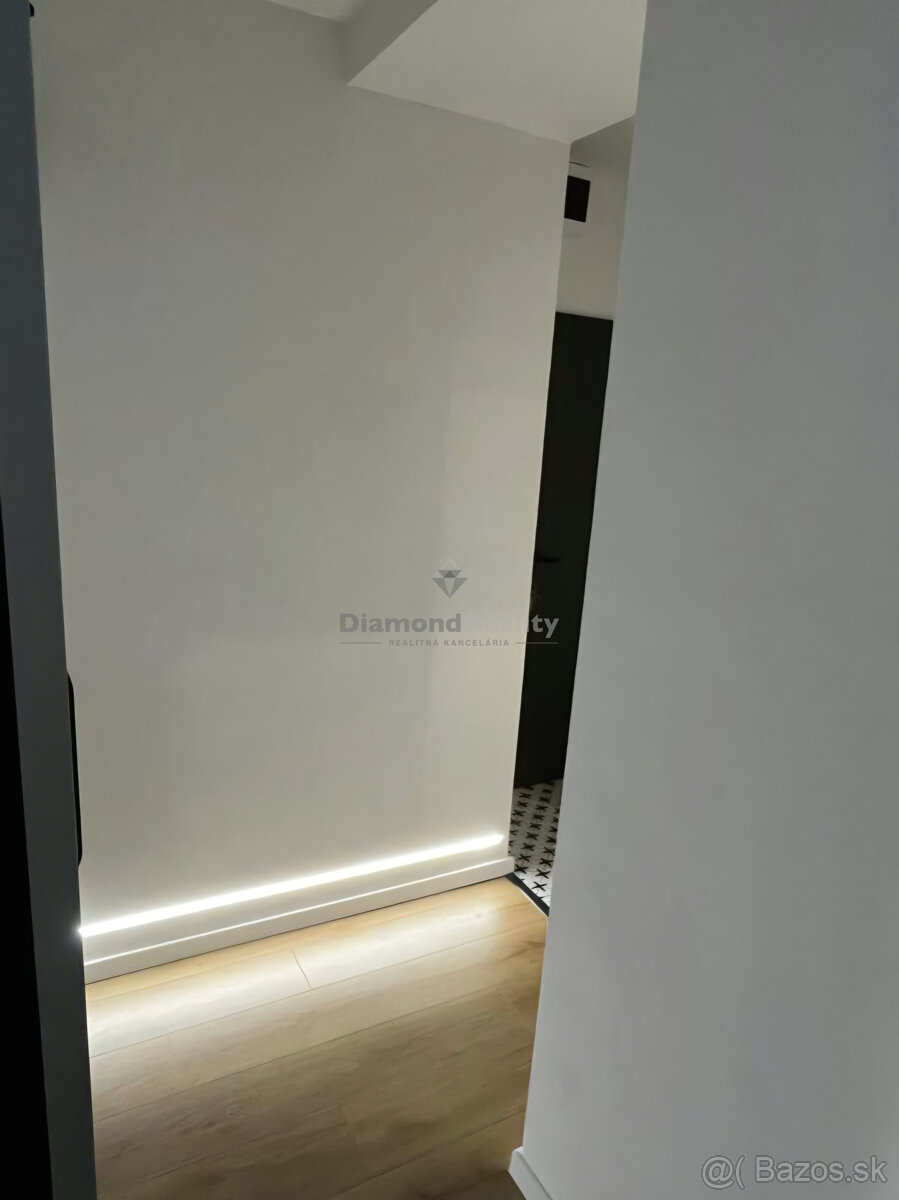 NA PREDAJ KOMPLETNE ZREKONŠTRUOVANÝ BYT | ZIMNÁ ULICA | 40m² - 12