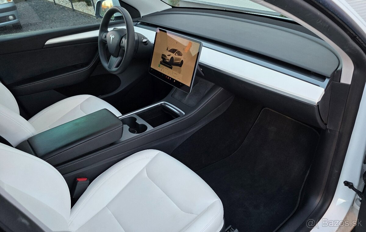 Tesla Model Y Long Range Performance Plná Záruka rv.2023 - 12