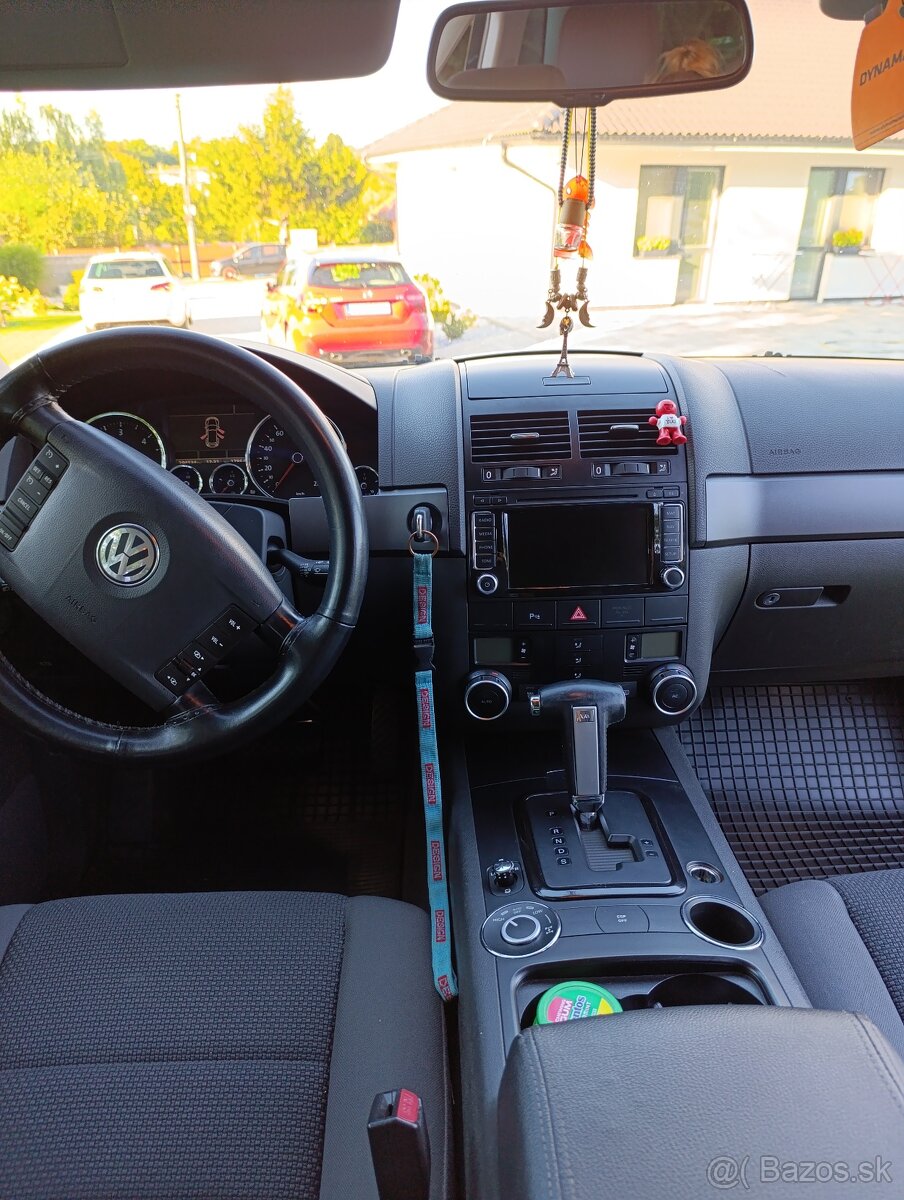 Volkswagen Touareg - 12