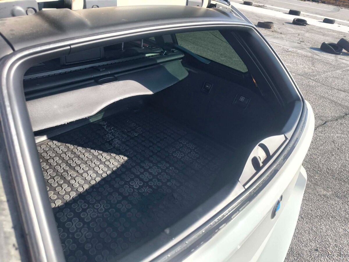 Predám BMW e61 525d touring - 12