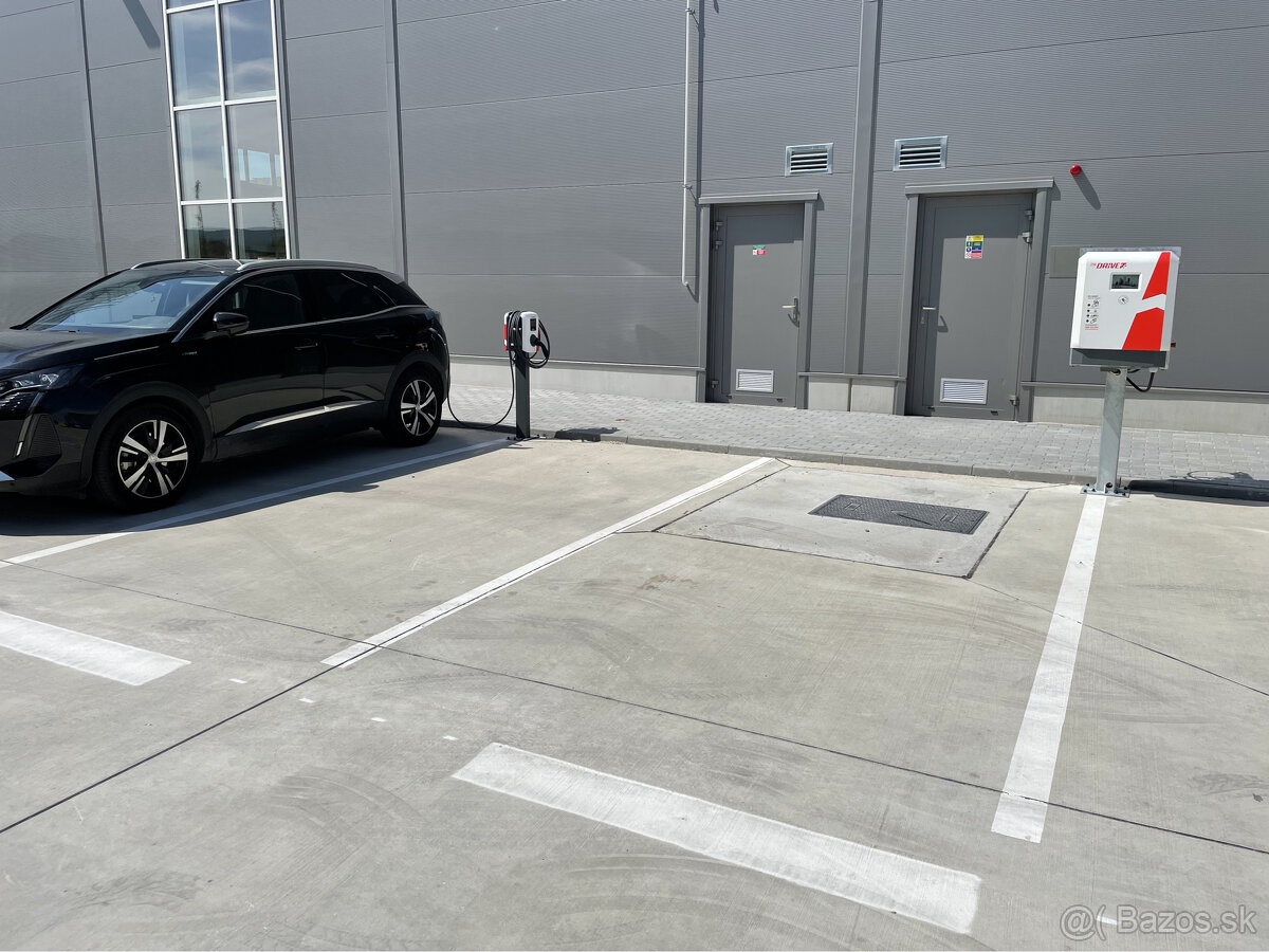 Prenájom výrobno-skladového priestoru 900 m² v časti Bratisl - 12