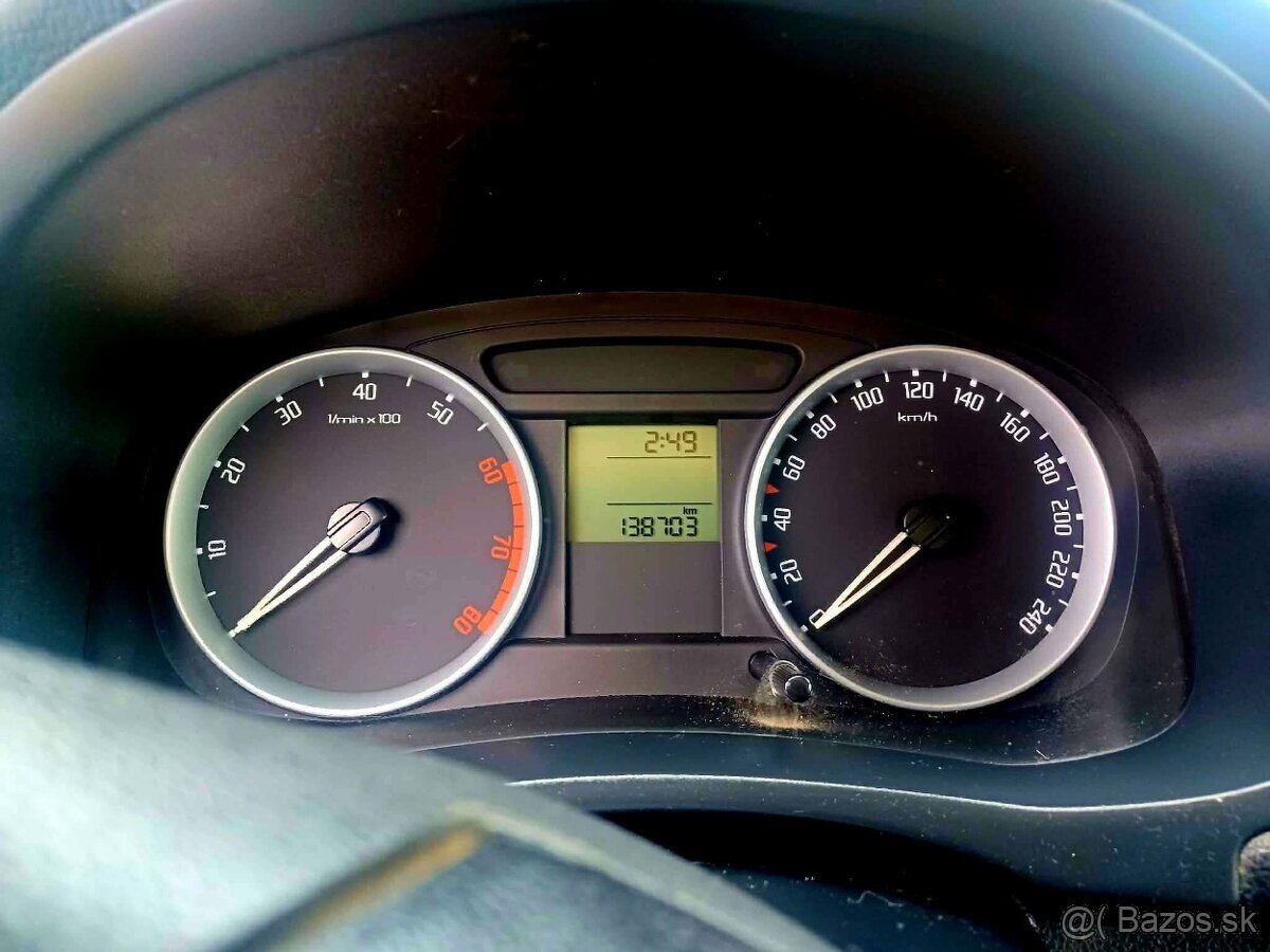 Škoda Fabia II COMBI BENZÍN 1.4 - 12