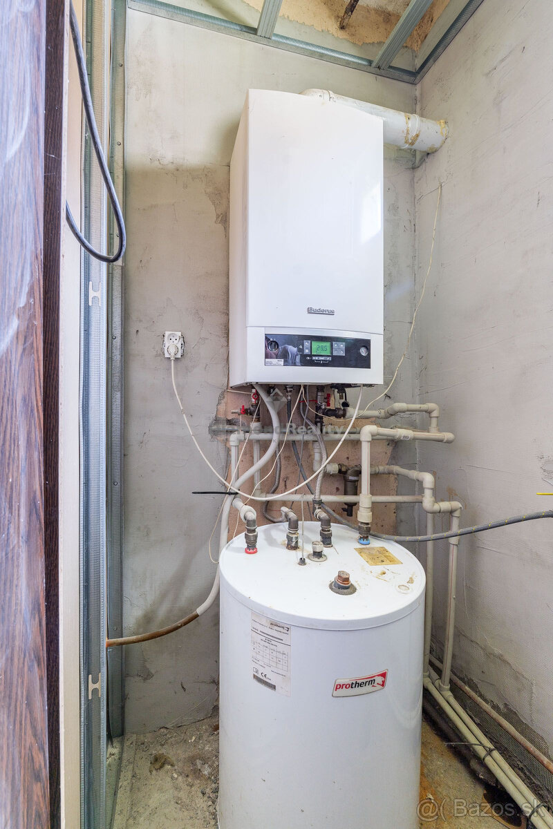 Ponúka na predaj RD Valaliky - 12