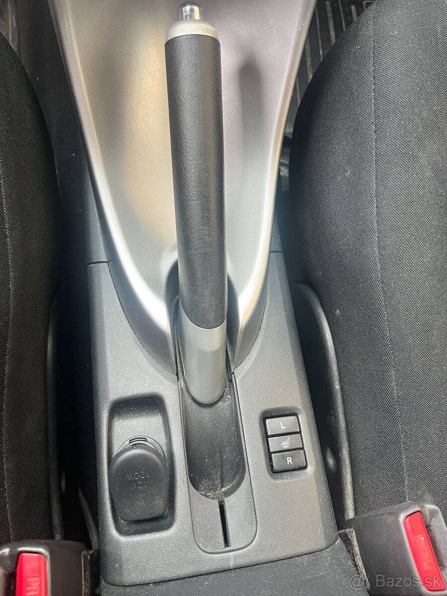 Toyota auris E15 1,6 2010 - 12