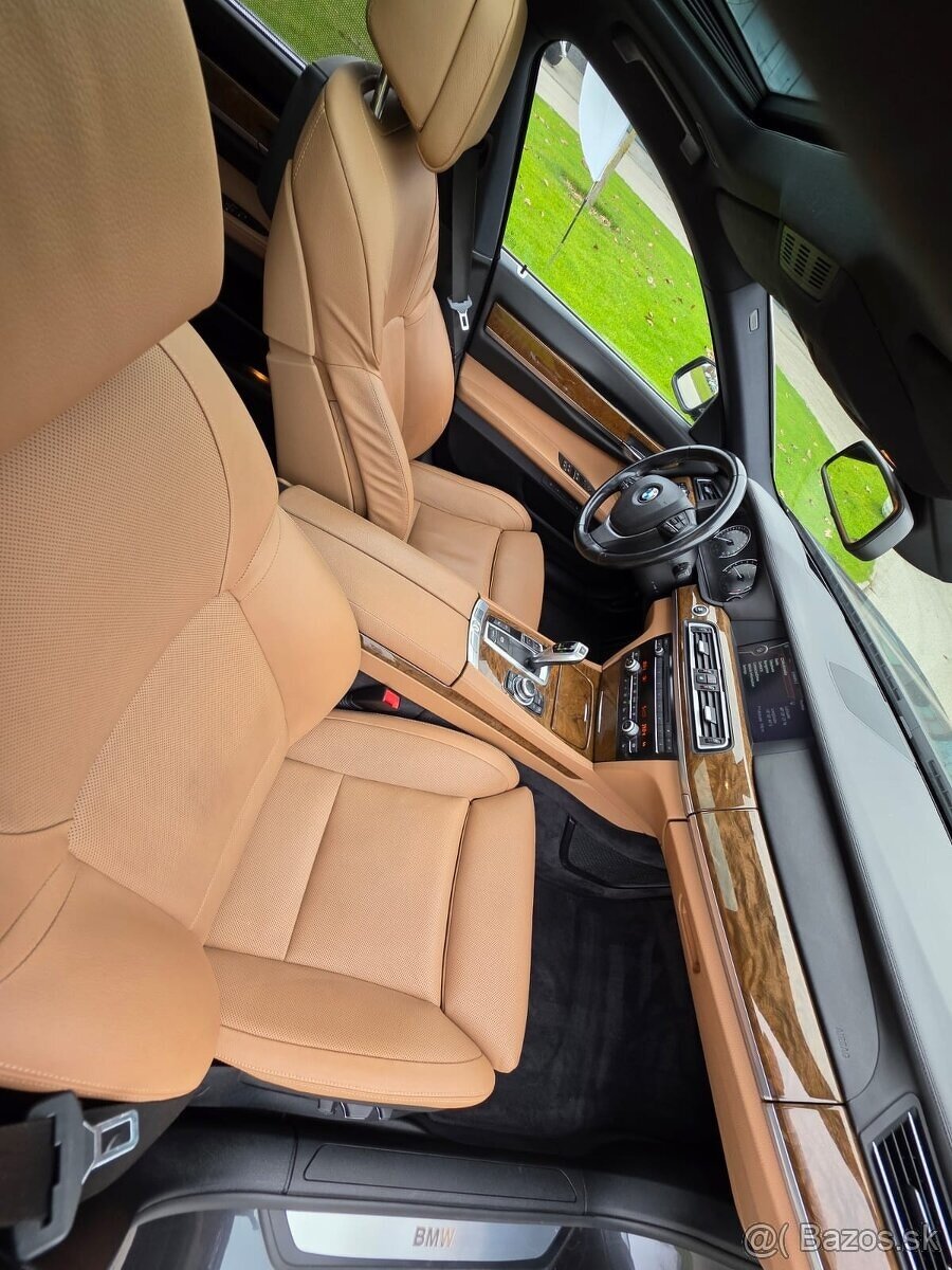 BMW 750XD LONG 4.4i 300 kw - 402 HP Nová STK/EK - 12