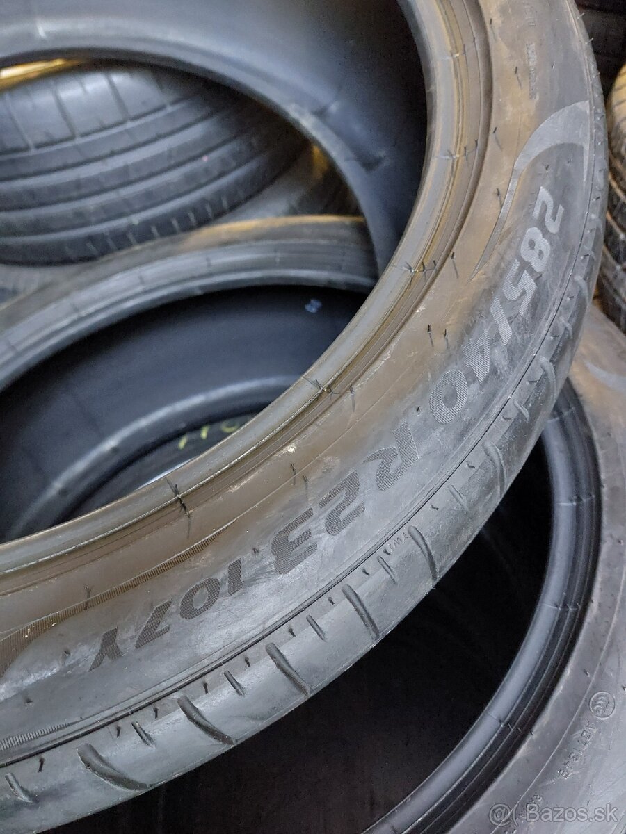 Pirelli Pzero 285/40R23 + 325/35R23 - 12
