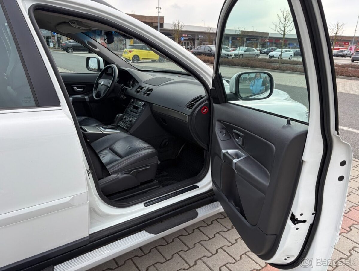 Volvo XC90 D5 AWD ČR 7 MÍST - 12