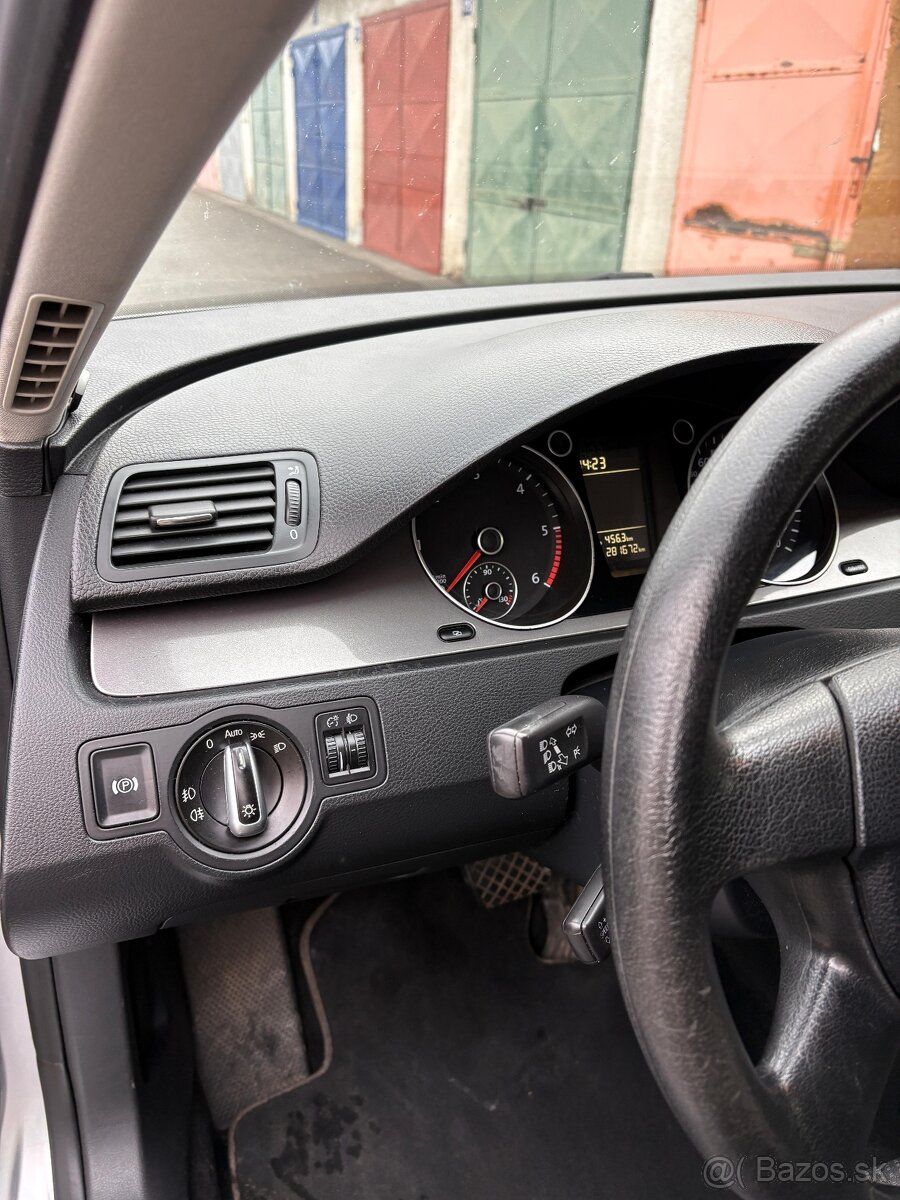 Volkswagen Passat Variant 2.0 TDI Comfortline DSG - 12