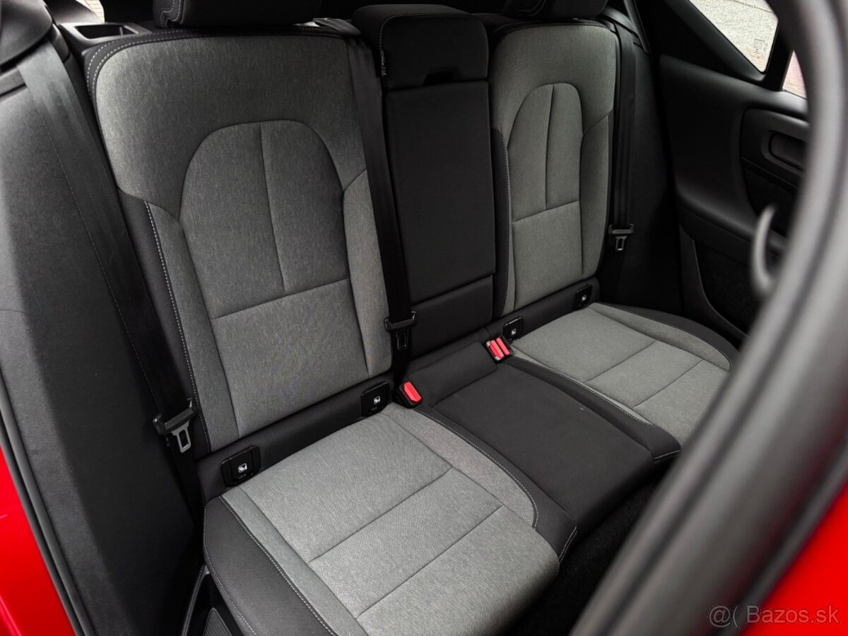 Volvo XC40 2.0 B3 mHEV Core A/T - 12