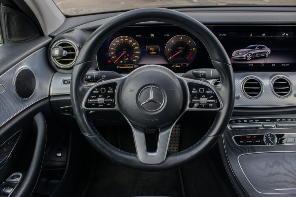 Mercedes-Benz E trieda 200, 9G-Tronic - 12