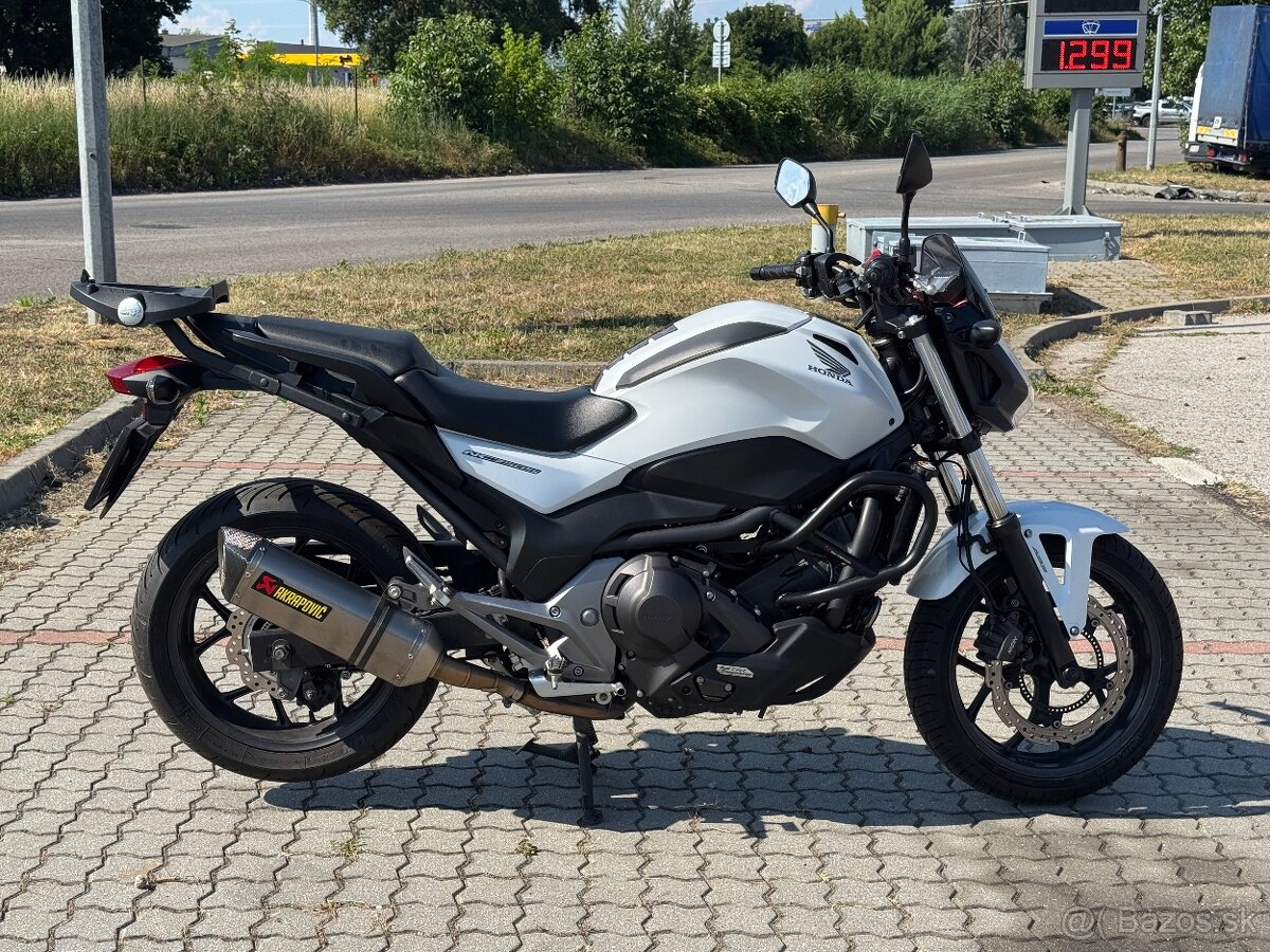 Honda NC750S DCT - 12