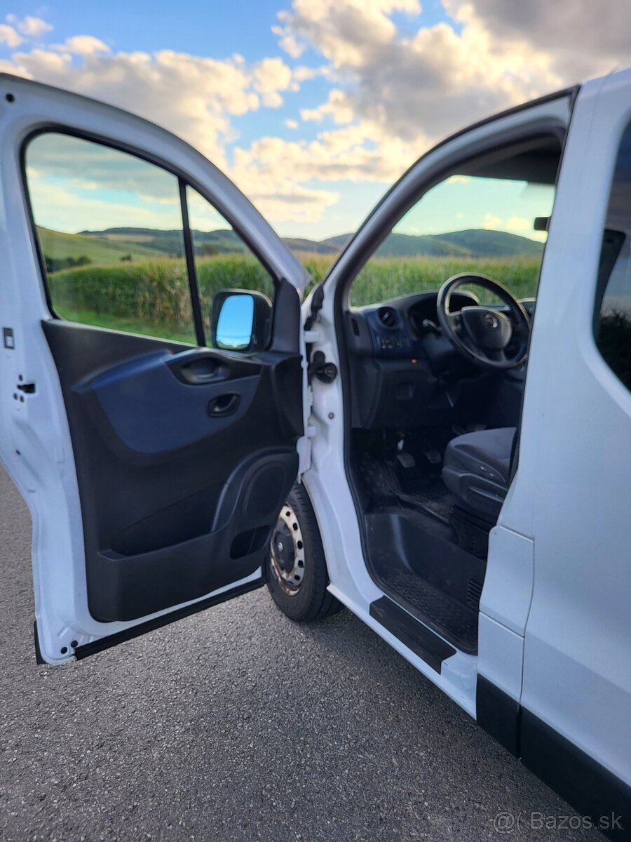 OPEL VIVARO 1,6 BITURBO 92kW 9-miestne - 12