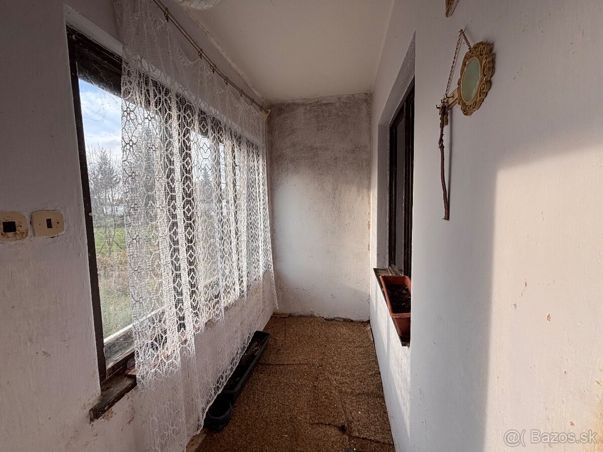 Predaj rodinného domu s veľkým pozemkom pri Vrábľoch - 12