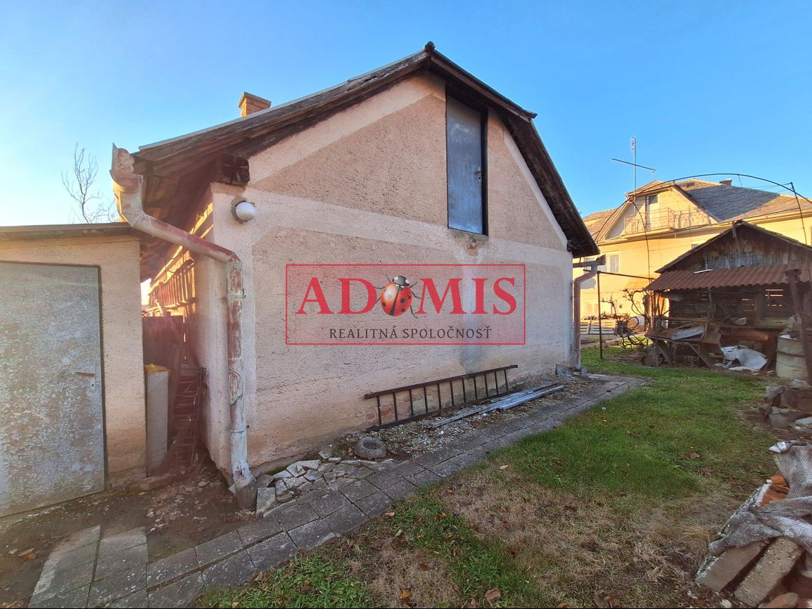 ADOMIS - predáme rodinný dom 2.podlažný 250m2, pozemok 800m2 - 12