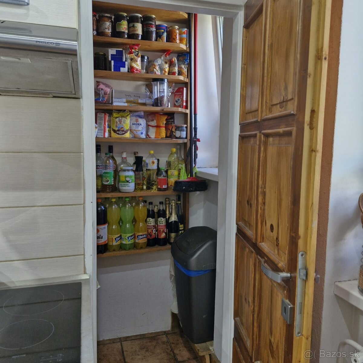 Predáme 3-izbový byt s balkónom, garážou a záhradkou v P.B. - 12