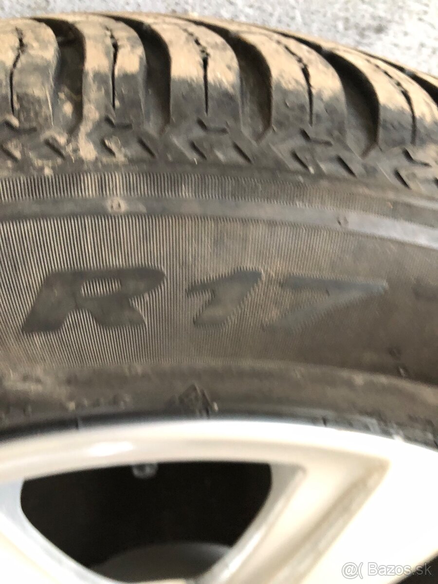 Audi elektróny R17 - 12