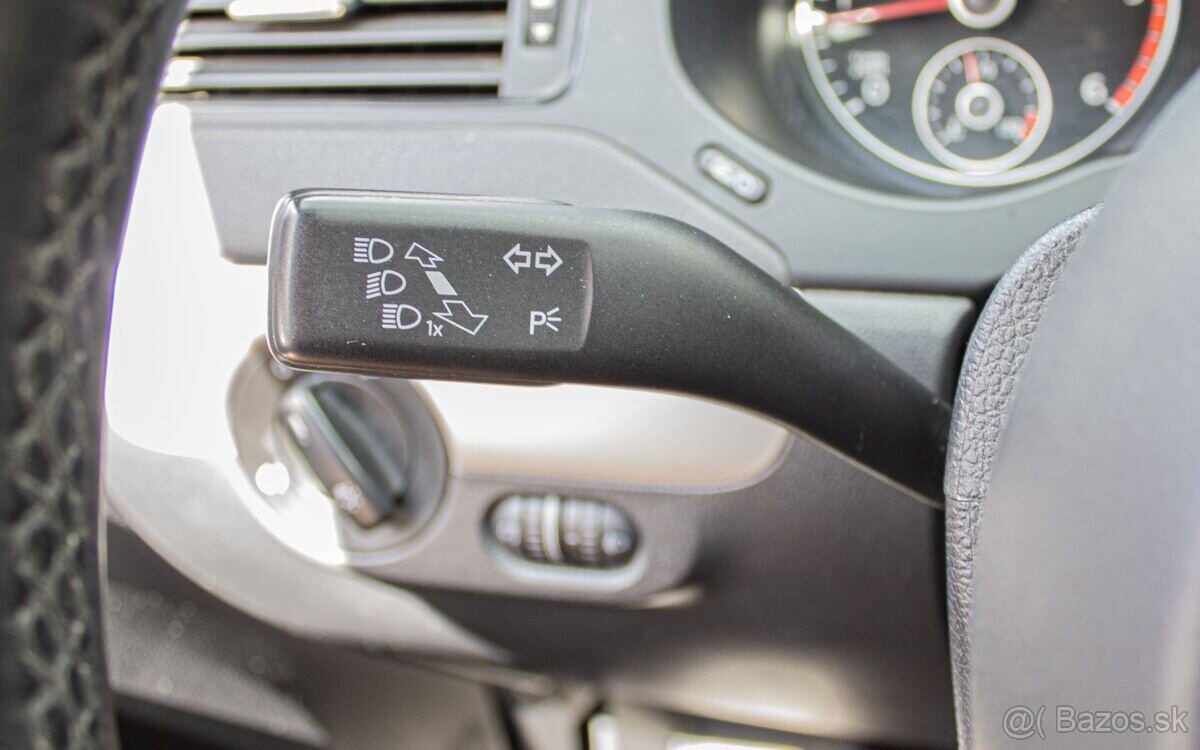 Volkswagen Jetta 1.6 TDI Comfortline - 12