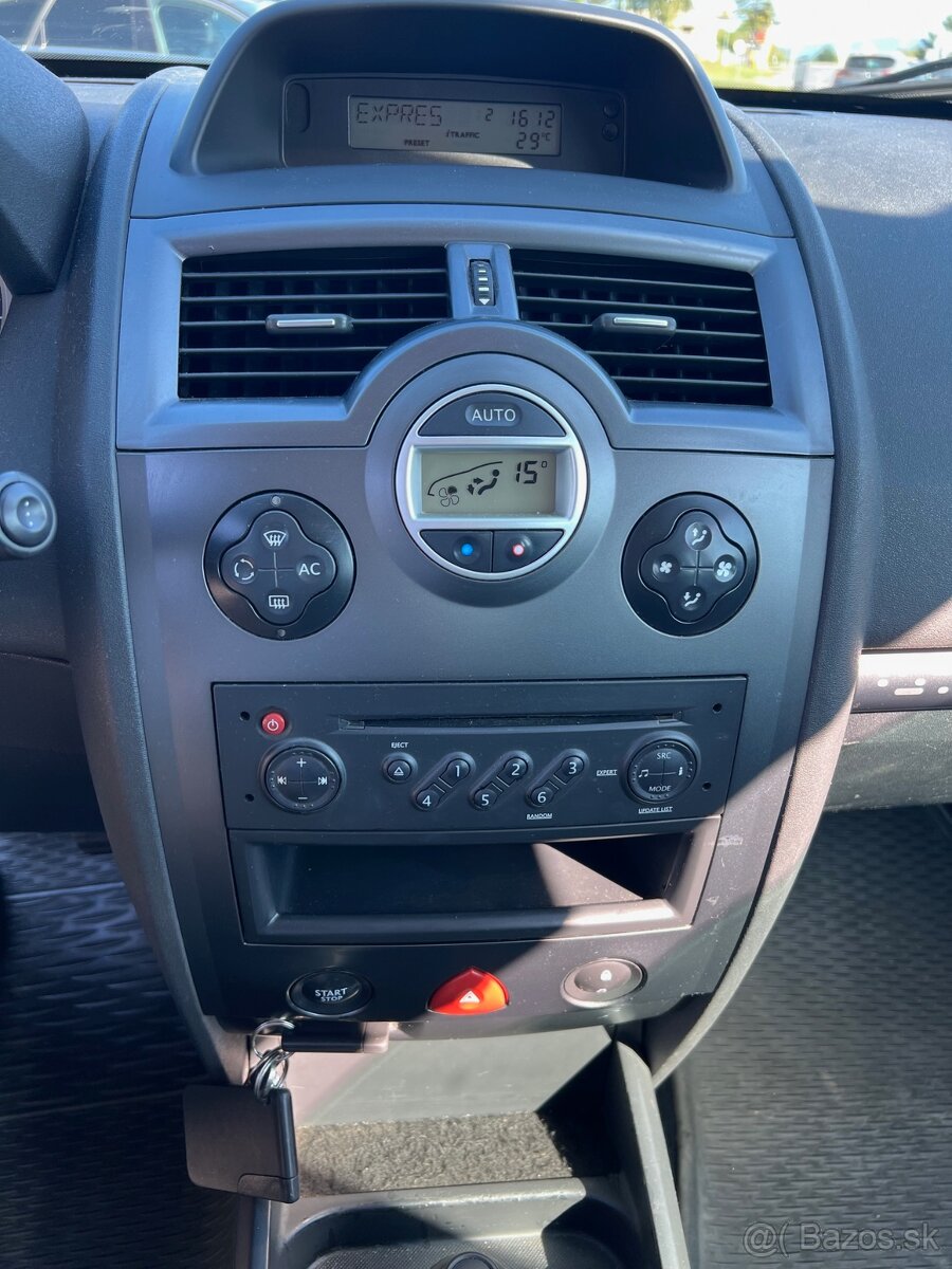 Renault Megane 1.6 - 12