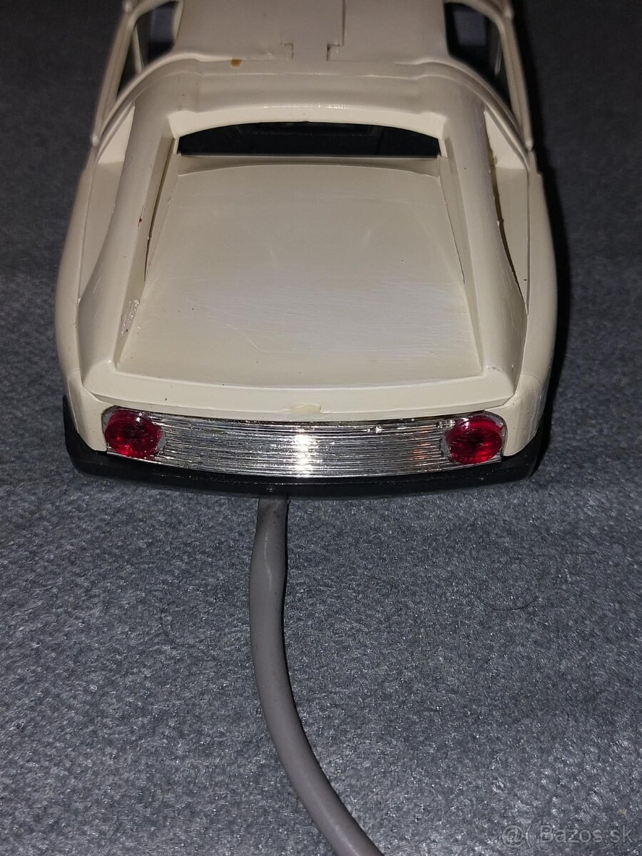 Stará hračka Mercedes s 111,ites - 12