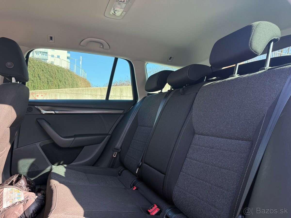 Škoda Octavia 3 2.0 TSI Style - 12