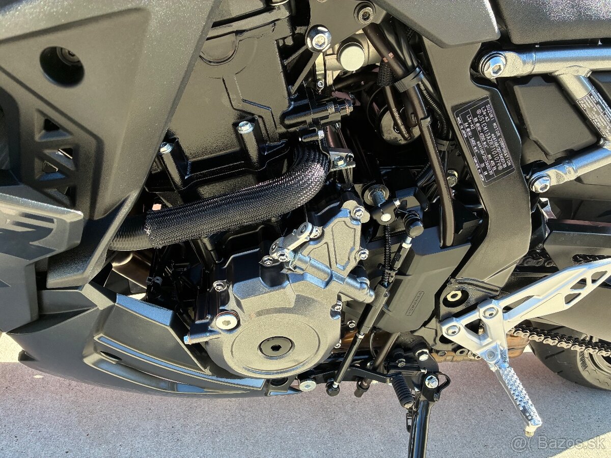 Suzuki GSX8R - 12