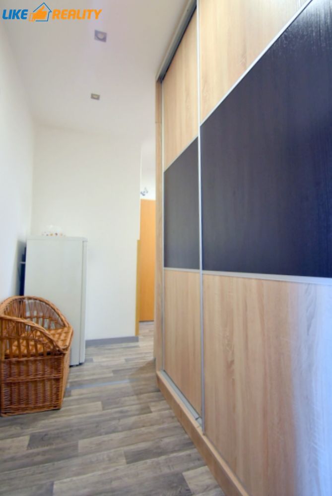 Udržiavaný 3-izb byt s parkovaním v Záturčí - 12