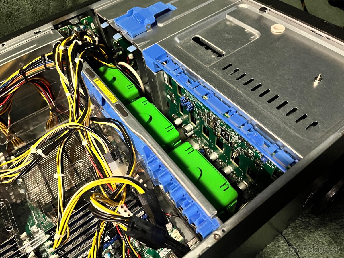 PREDÁM špičkový Supermicro Superserver - 12