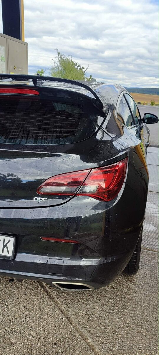 Opel Astra J OPC - 12
