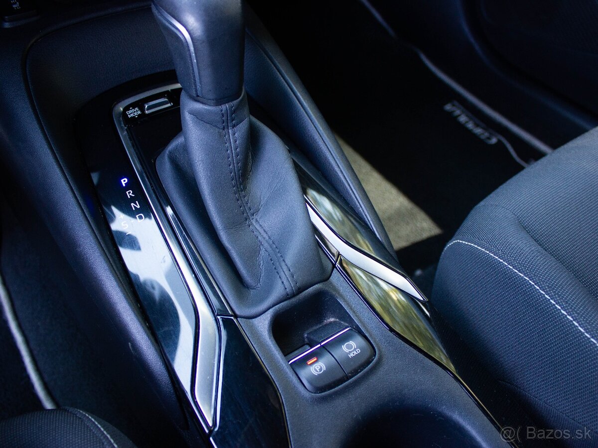 Toyota Corolla 2.0 Hybrid 112kW - 12