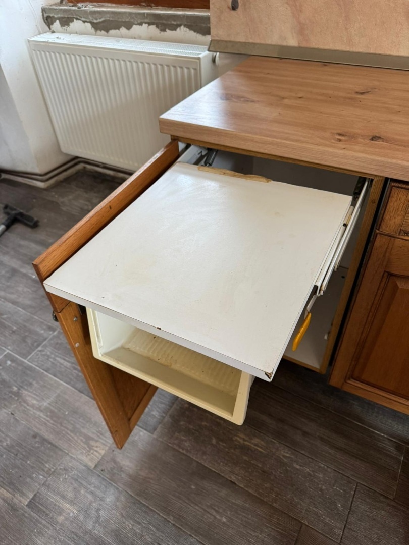 Krásná rustikální dubová linka se spotřebiči, 5447 - 12