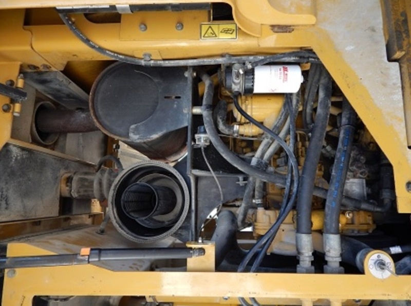 Kolový nakladač CAT 924G - 12