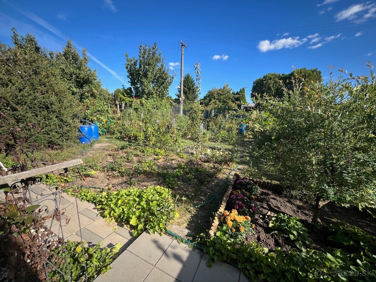 Záhradka s domčekom (400m2) - Mestský majer - 12