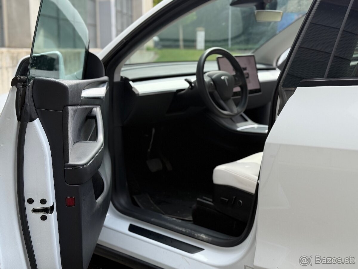 Tesla Model Y Long Range Dual Motor AWD, 378kw, DPH - 12
