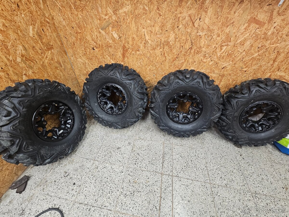 kolesá Can Am tvorkolka - 12