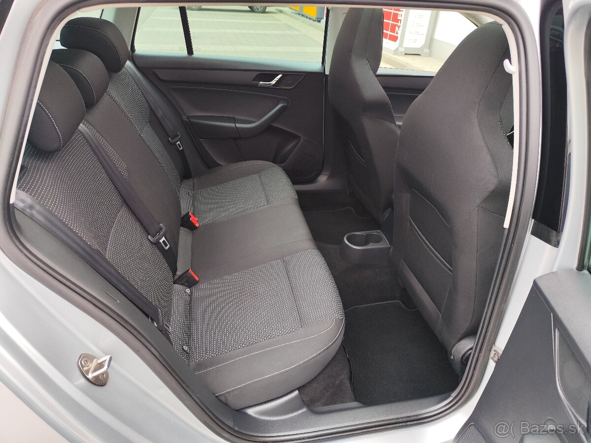 Škoda Rapid Spaceback 1.6 tdi -- DSG -- 124 000 km -- - 12