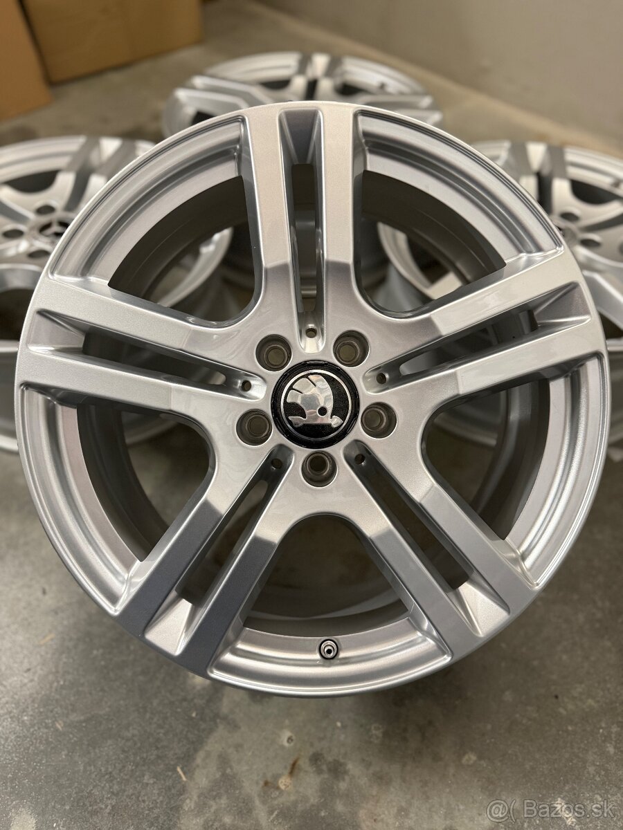 Nepoužité hliníkové disky 5x112 R18 Mercedes GLA Škoda VW - 12