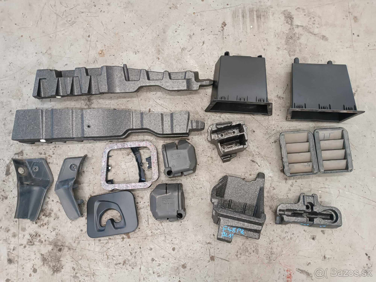 BMW X1 F48 plasty, čalunenie kufra, interiéru, stropnica - 12