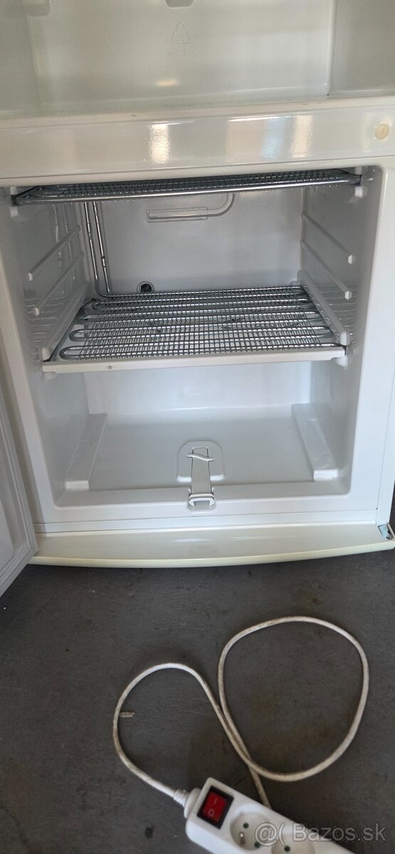 Chladnicka INDESIT, BEKO, LG - 12