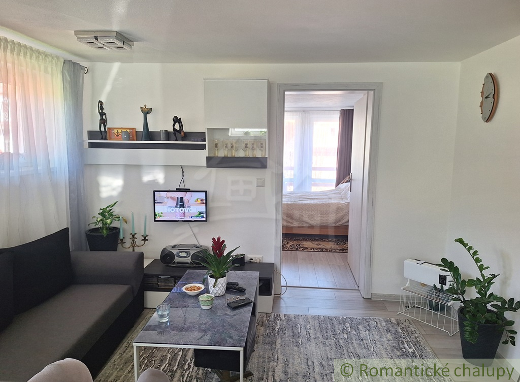 Rozostavaná chalupa pri potoku v malebnej dedinke na Lipto - 12